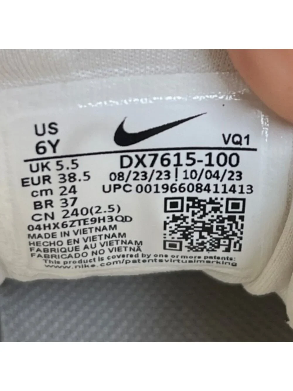 Nike Star Runner 4 Boys Size 6Y White Athletic Running Walking Shoes Sneakers